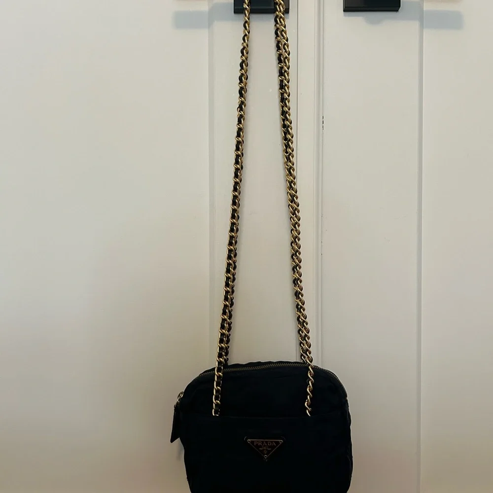 Prada - Picture 7 of 10
